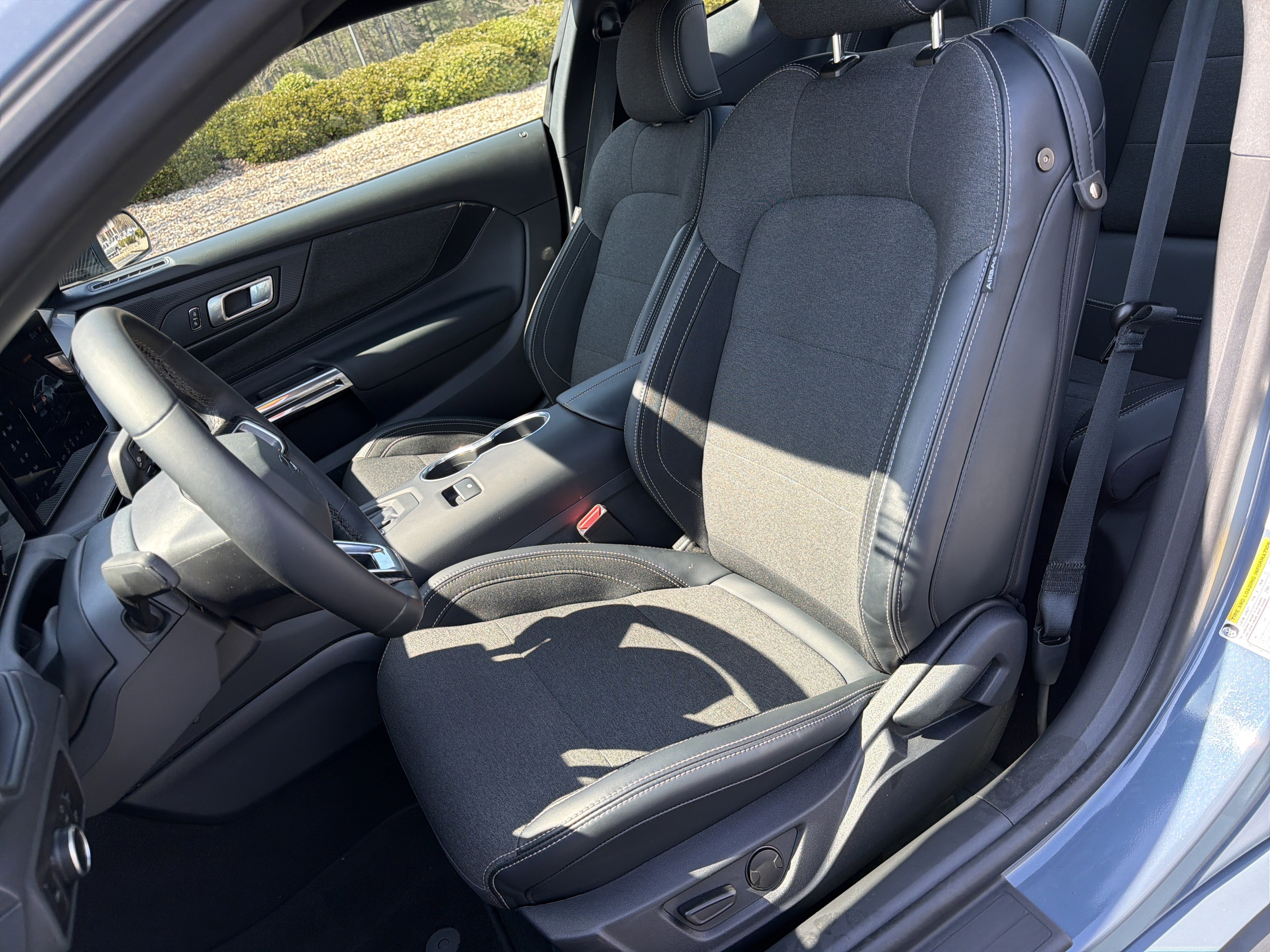 Used 2025 Ford Mustang Coupe image 9