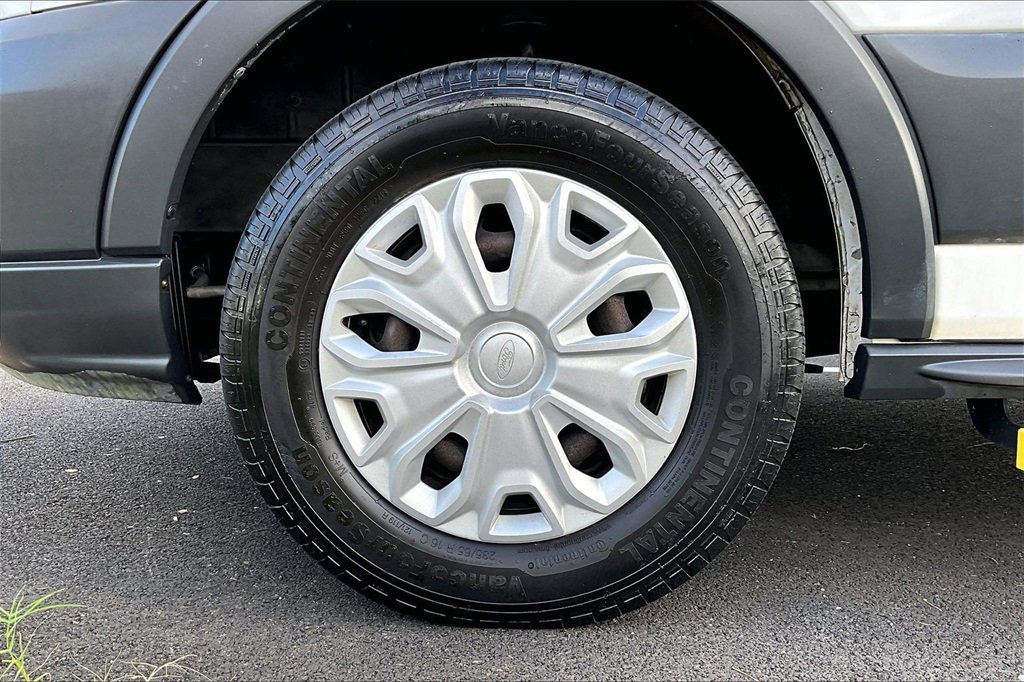 Used 2016 Ford Transit 150 XLT image 8