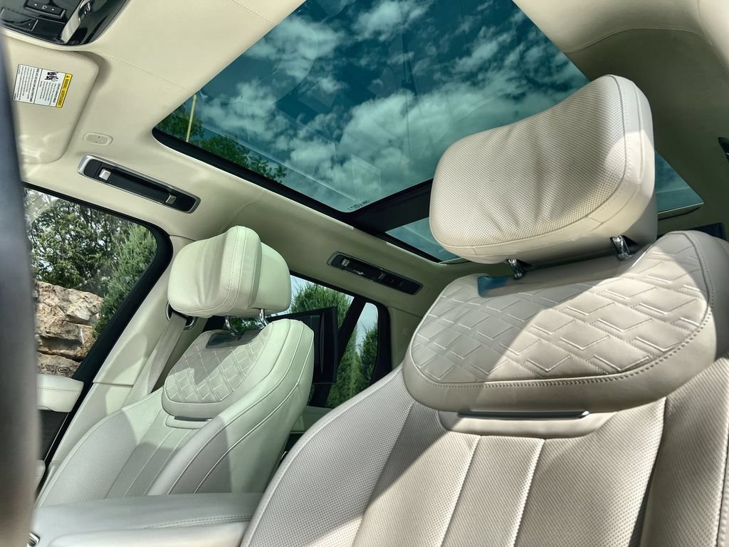 Certified 2023 Land Rover Range Rover SV AWD/4WD image 20
