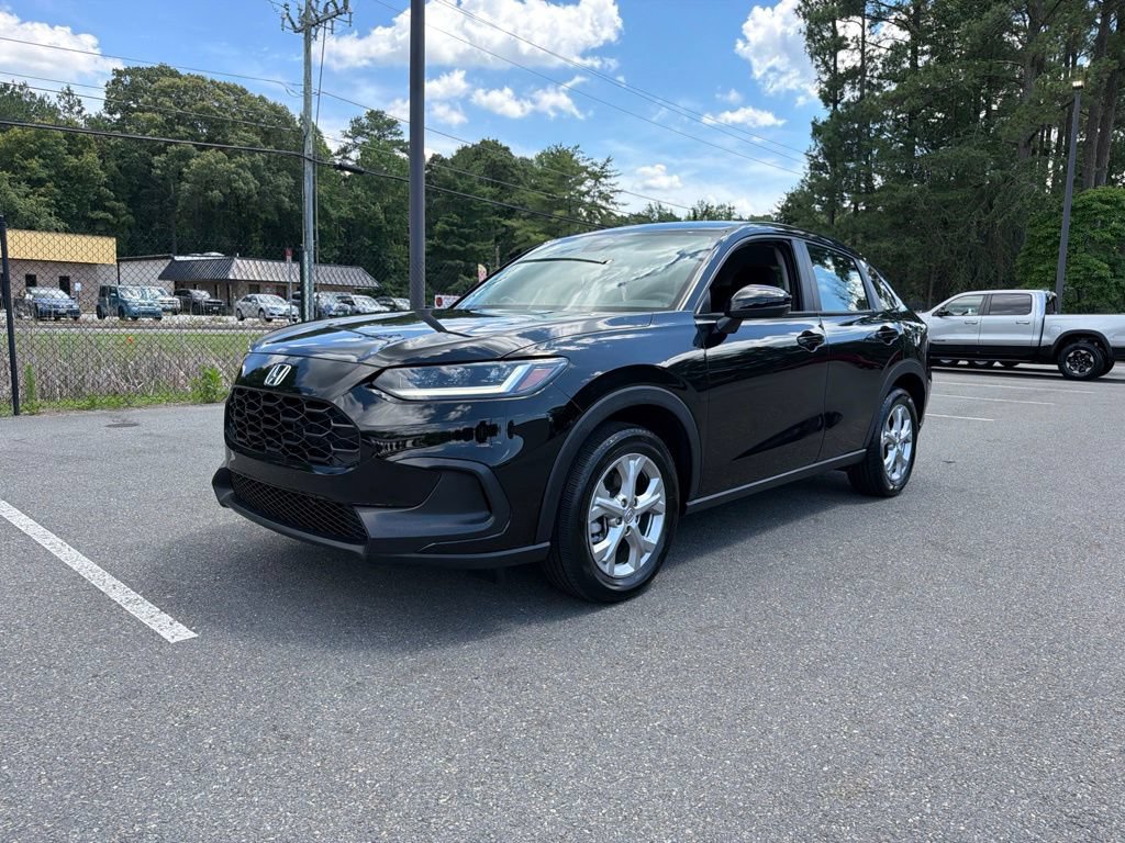 Used 2025 Honda HR-V LX image 2