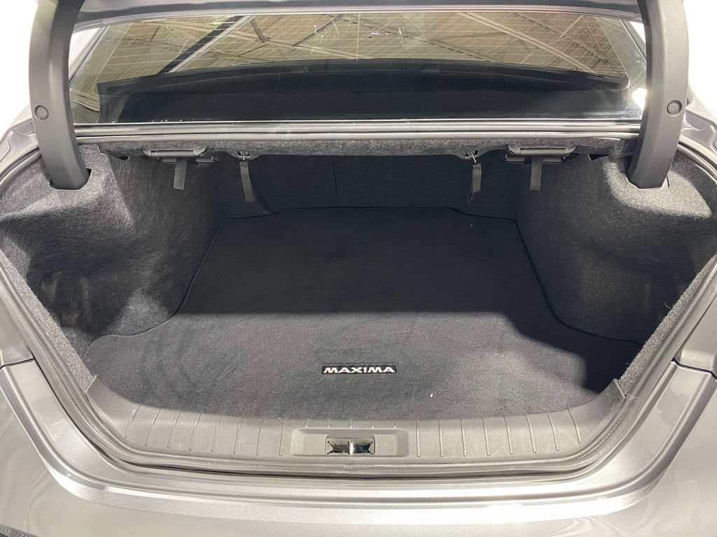 Used 2023 Nissan Maxima SR w/ Sport Mat Group FWD image 9