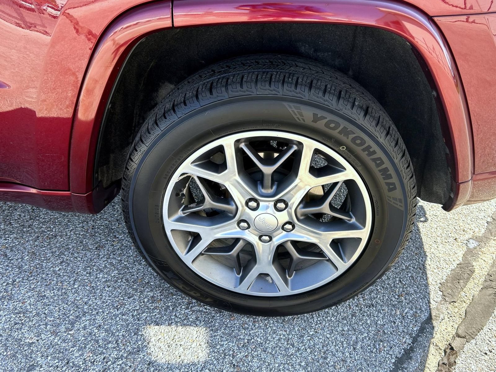Used 2017 Jeep Grand Cherokee Overland AWD/4WD image 22