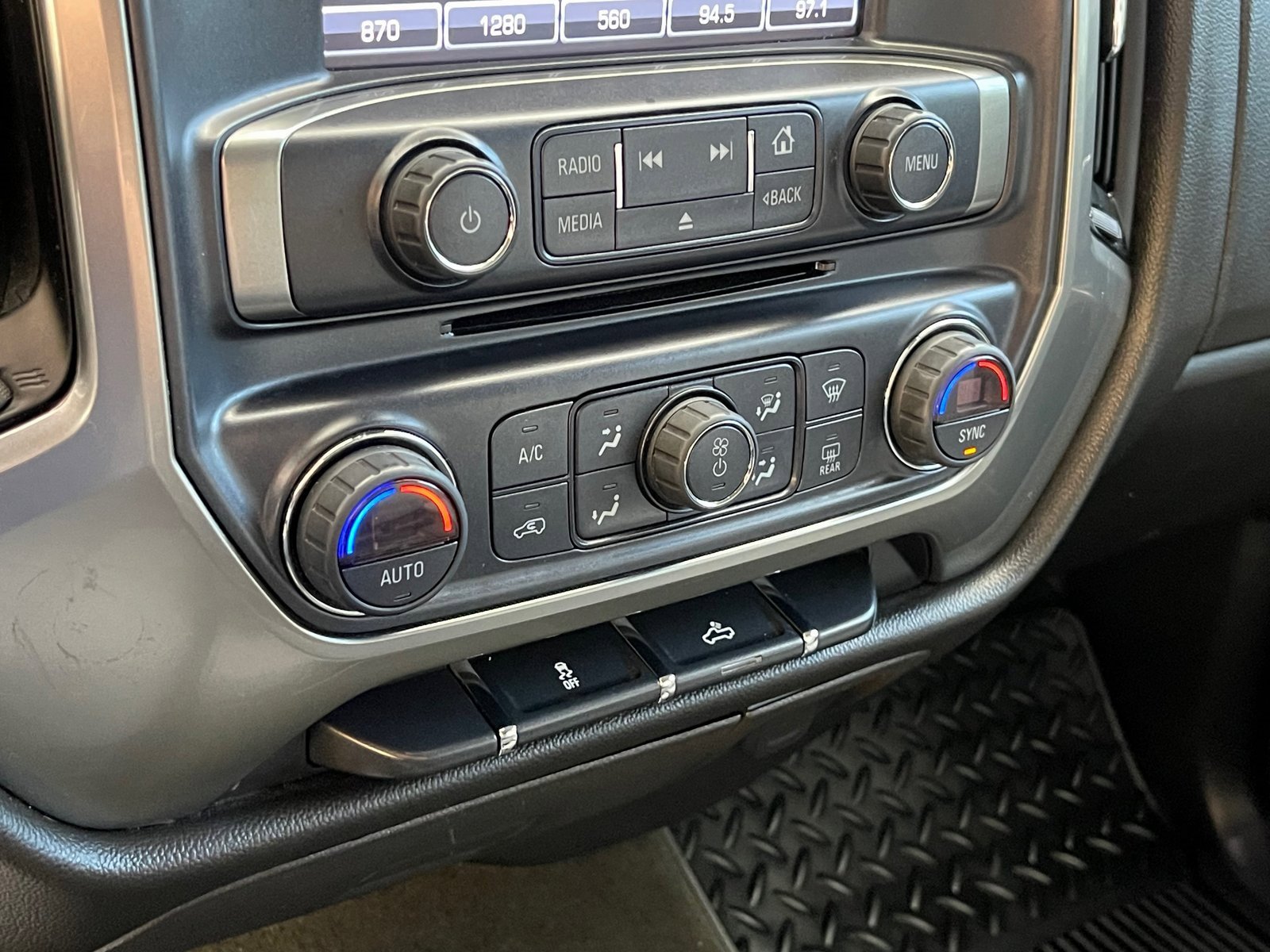 Used 2018 Chevrolet Silverado 1500 LT w/ All Star Edition image 26