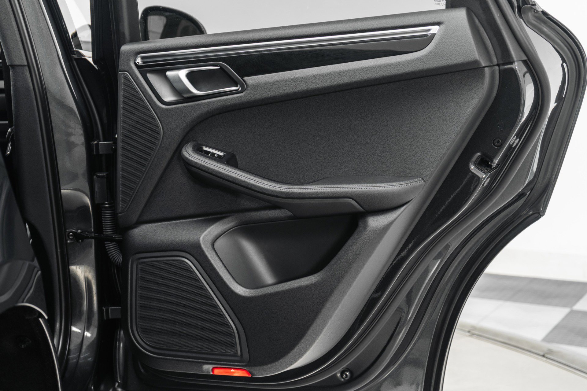 Used 2023 Porsche Macan image 35