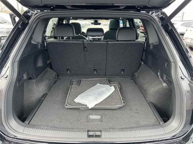 Used 2024 Volkswagen Tiguan SE R-Line image 19