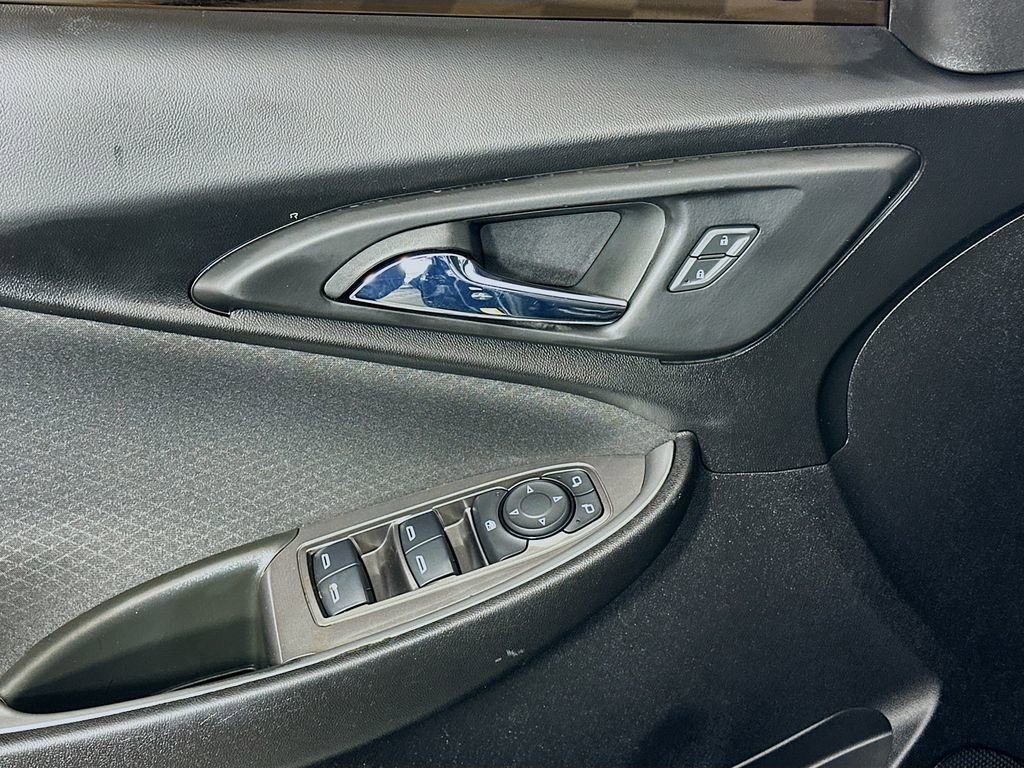 Used 2023 Chevrolet Malibu LS image 17