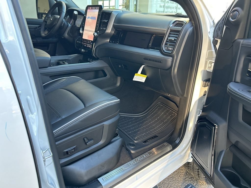 New 2026 RAM 3500 Limited AWD/4WD image 31