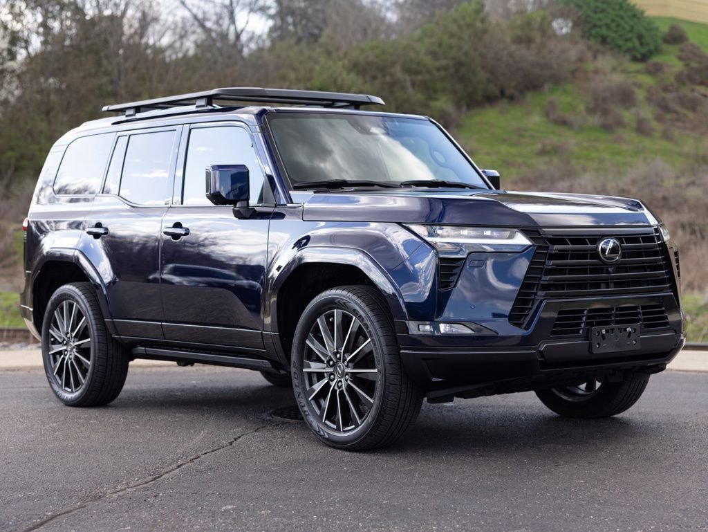 Used 2024 Lexus GX 550 w/ Accessory Package (2T) image 11