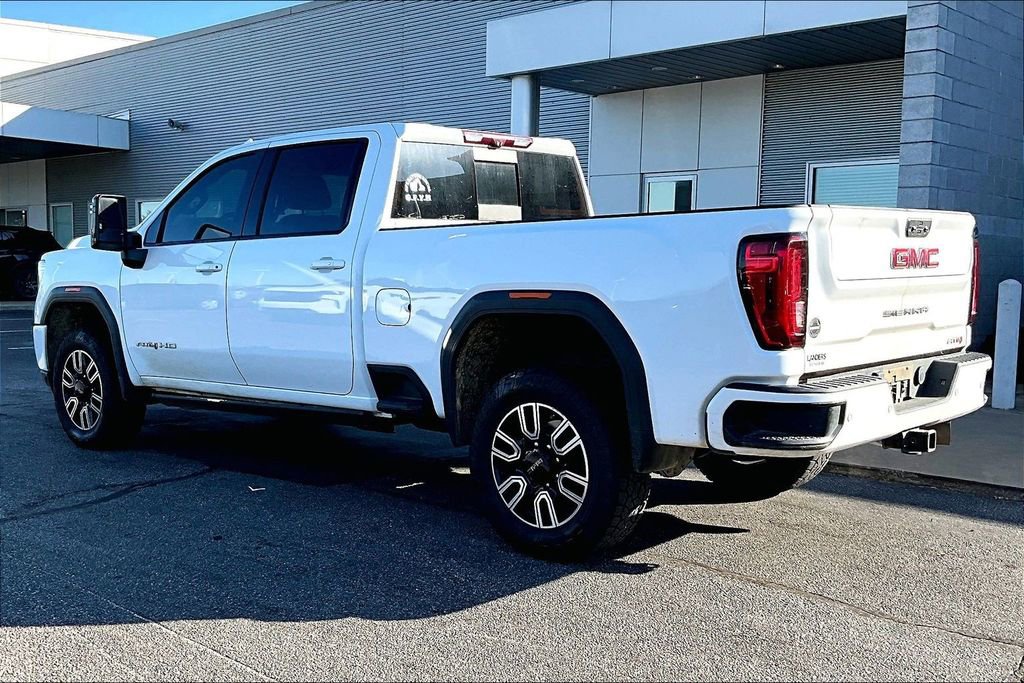 Used 2023 GMC Sierra 2500 AT4 w/ AT4 Premium Plus Package AWD/4WD image 3