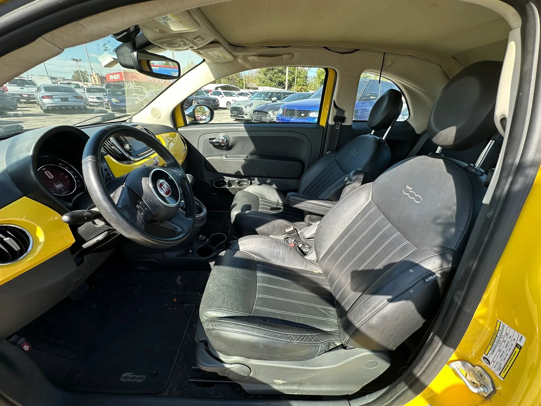 Used 2017 FIAT 500 Lounge FWD image 19