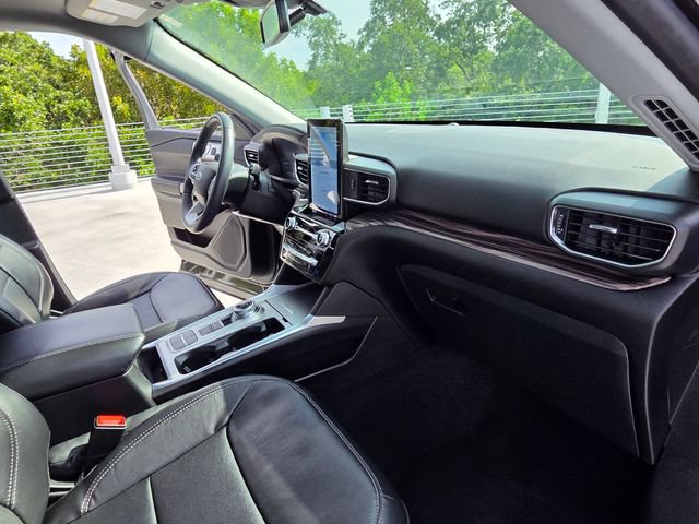 Used 2024 Ford Explorer Limited w/ Limited Technology Package RWD image 27