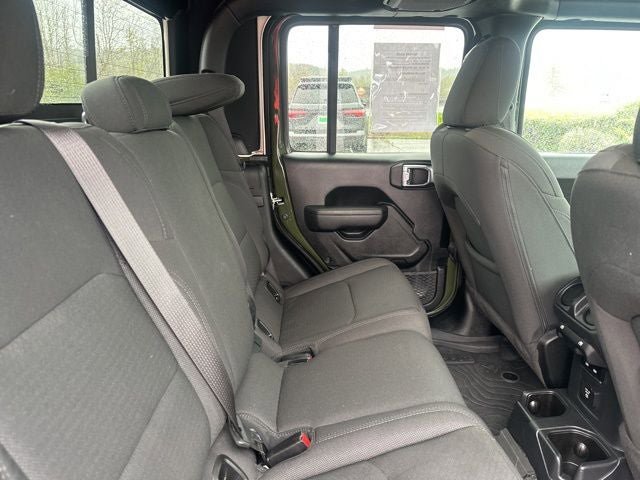 Used 2023 Jeep Gladiator Willys AWD/4WD image 14