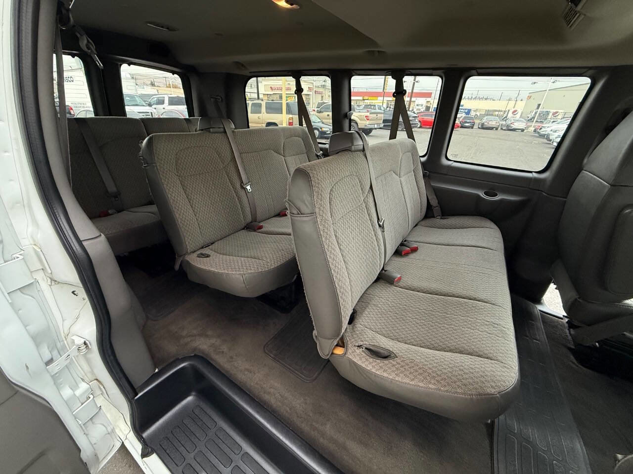 Used 2009 Chevrolet Express 3500 Passenger w/ LT Preferred Equipment Group image 7