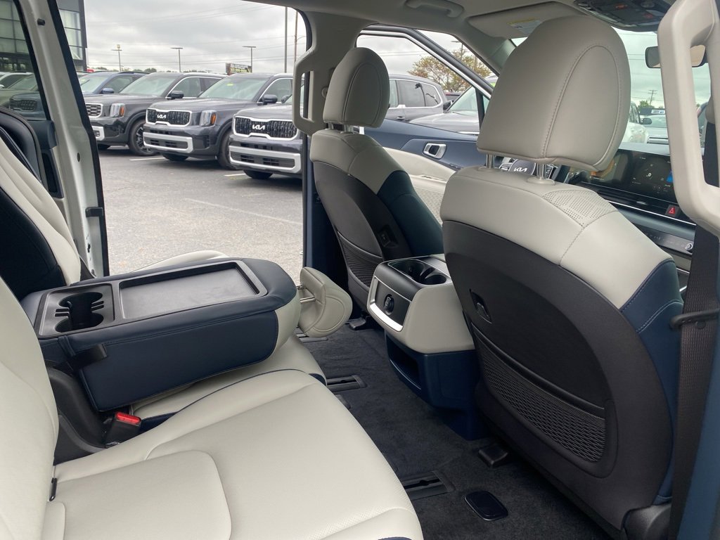 New 2026 Kia Carnival EX image 18