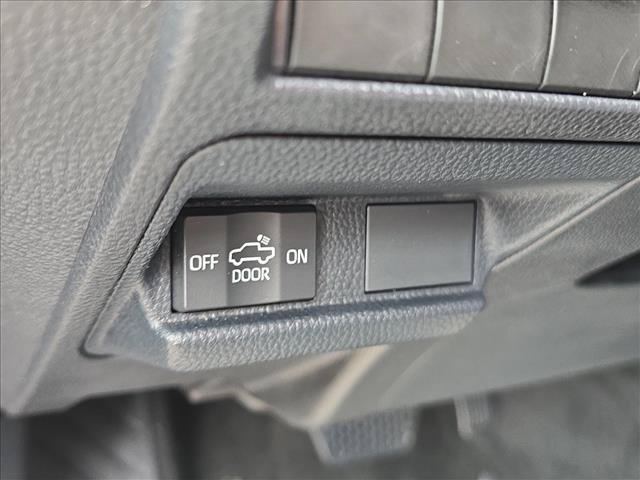 Used 2024 Toyota Tacoma TRD Off-Road AWD/4WD image 10