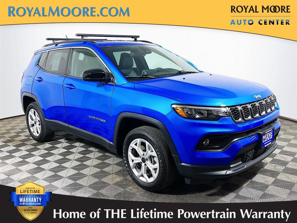 Used 2025 Jeep Compass Latitude AWD/4WD image 1