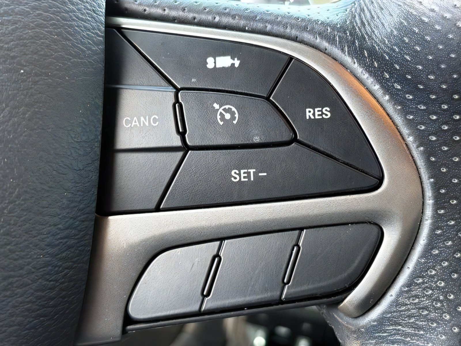 Used 2020 Dodge Durango GT RWD image 22