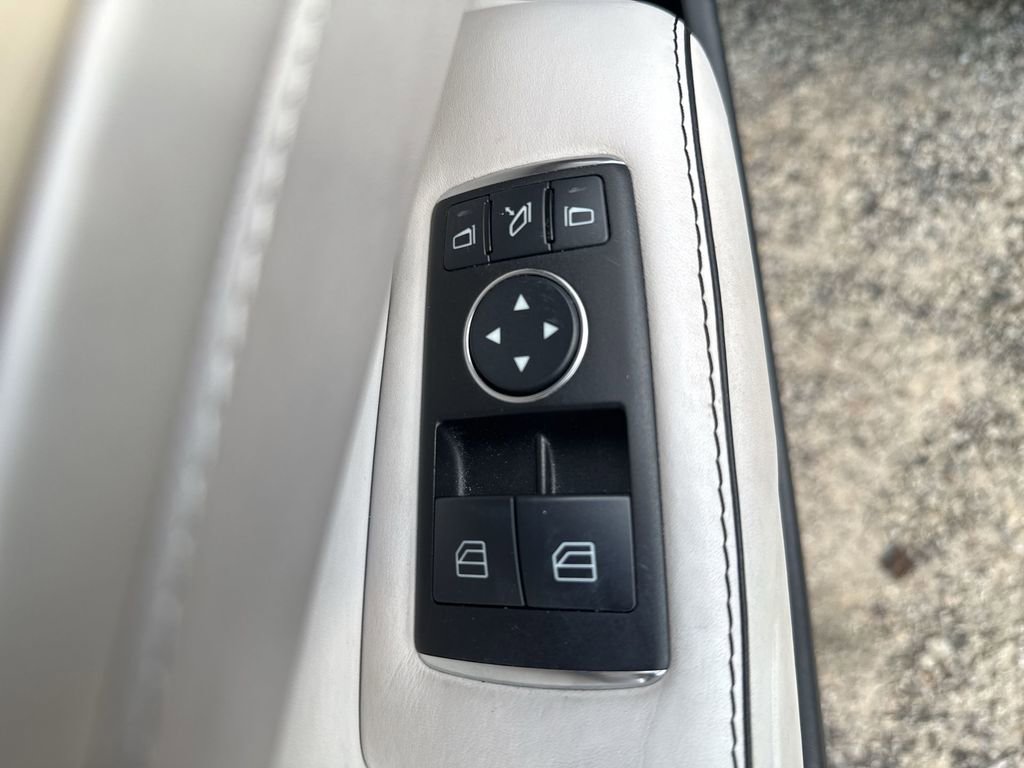 Used 2013 Mercedes-Benz SL 550 image 13