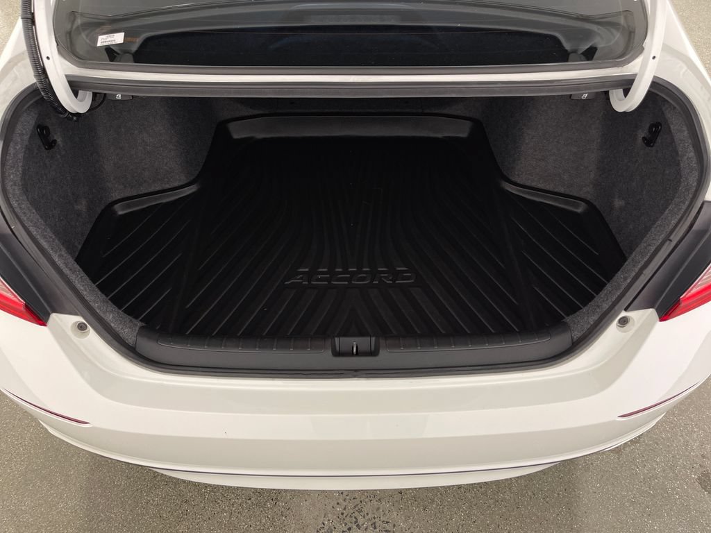 Used 2018 Honda Accord Sport image 10