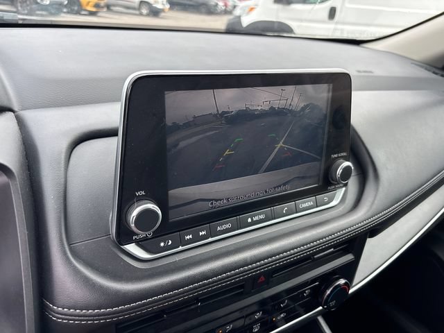 Used 2024 Nissan Rogue S FWD image 21