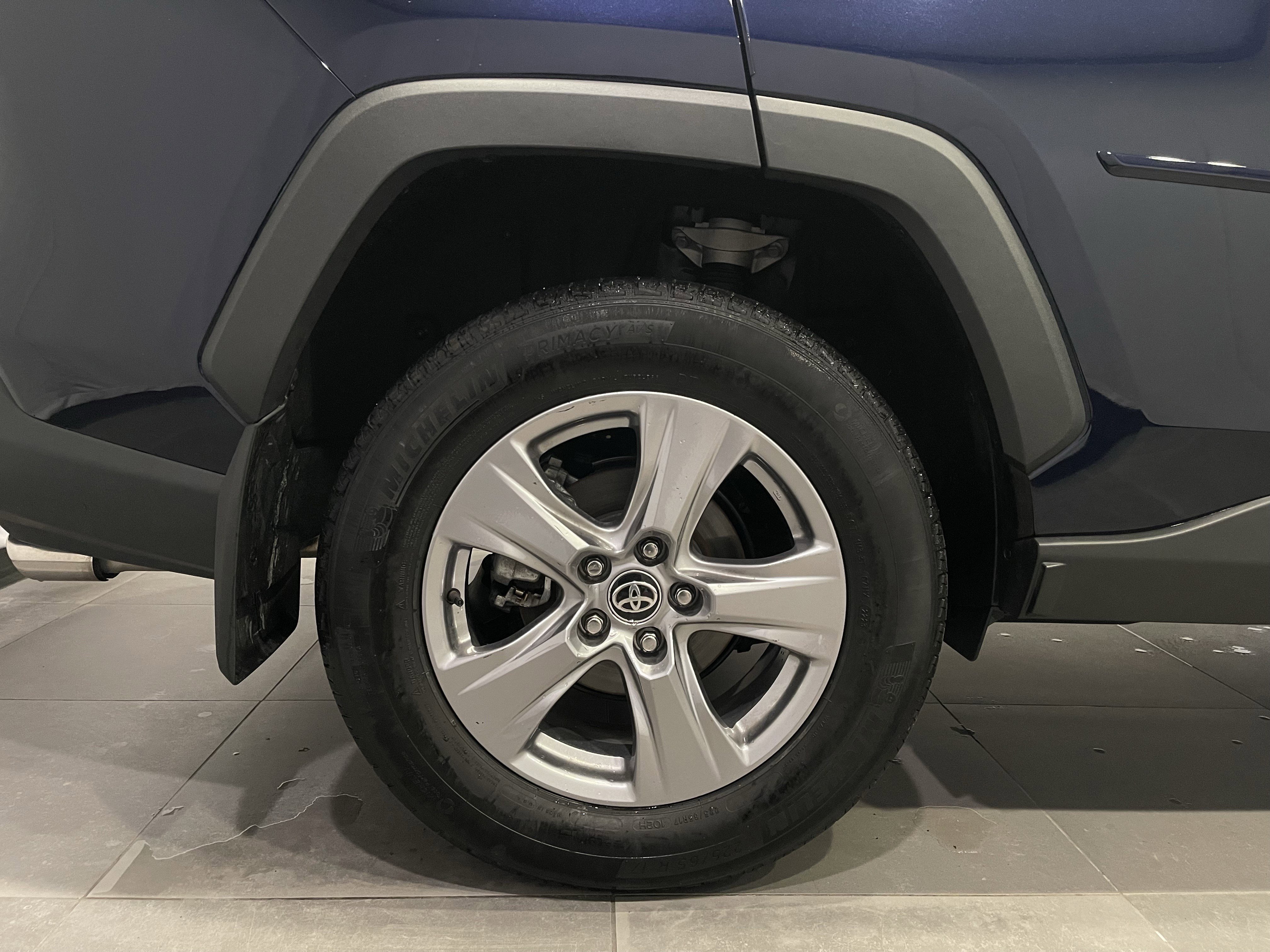 Used 2023 Toyota RAV4 XLE image 10