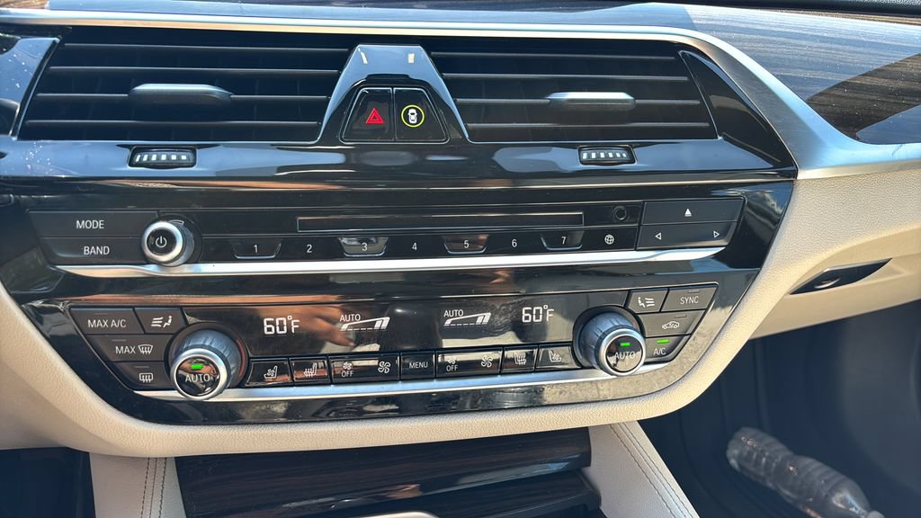 Used 2019 BMW M550i xDrive AWD/4WD image 16