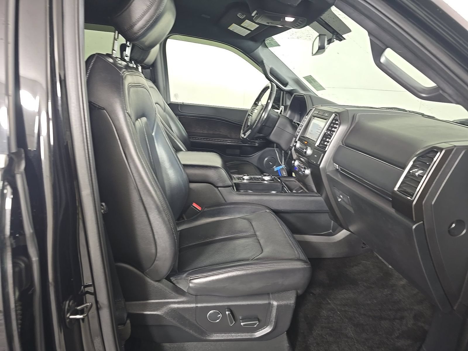 Used 2018 Ford Expedition Max Limited AWD/4WD image 6