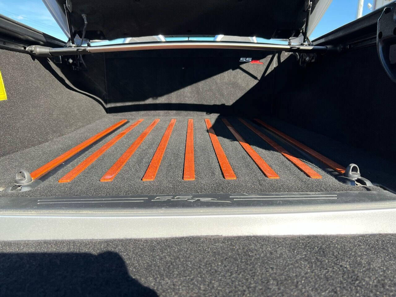 Used 2004 Chevrolet SSR w/ Preferred Equipment Group RWD image 61