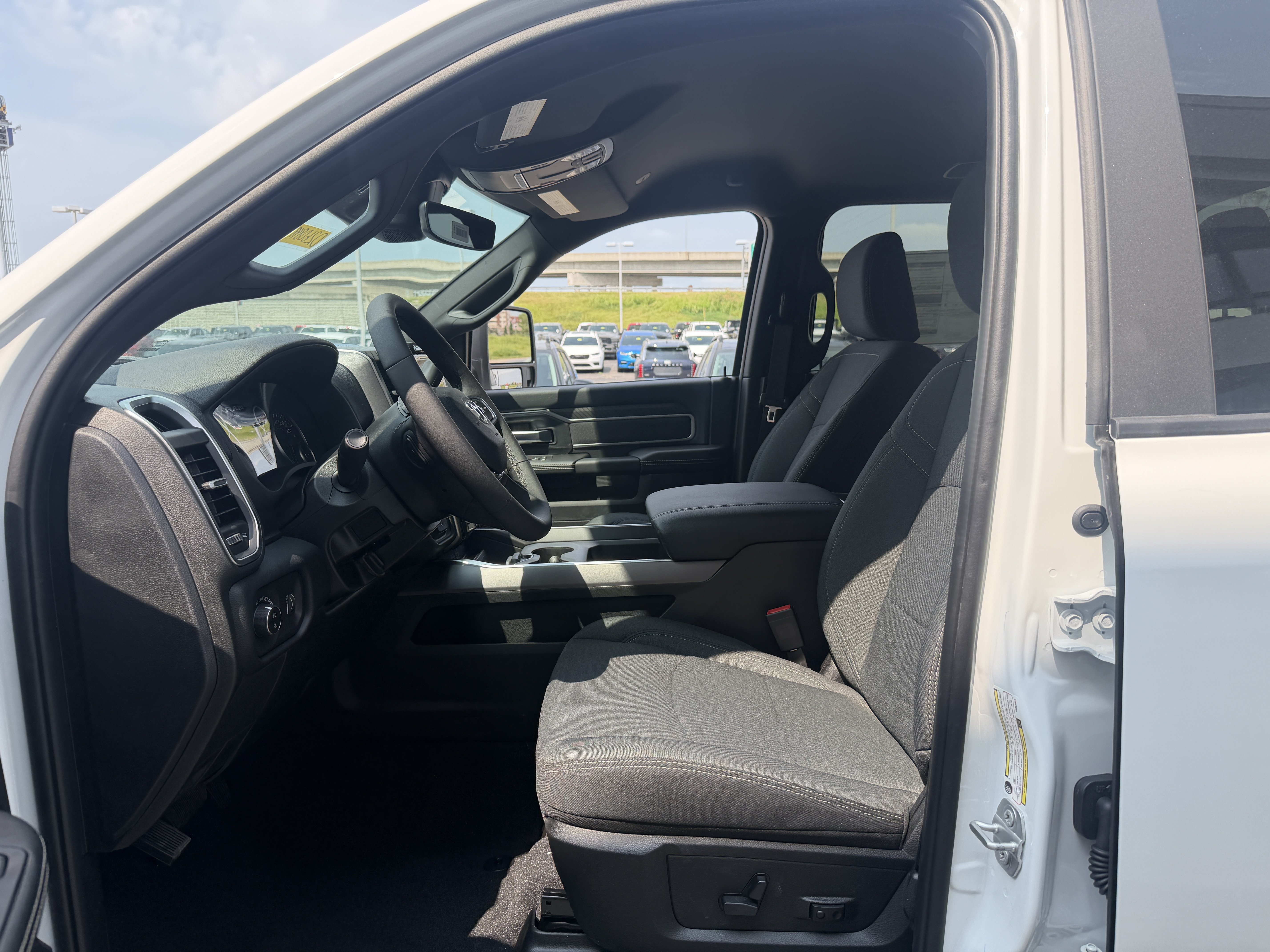 New 2026 RAM 2500 Big Horn AWD/4WD image 31