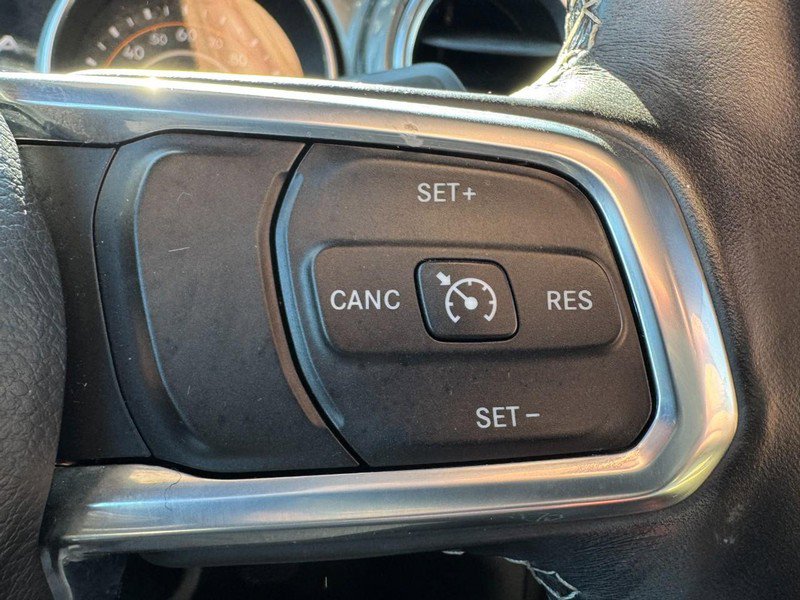 Used 2020 Jeep Wrangler Unlimited Sahara image 17