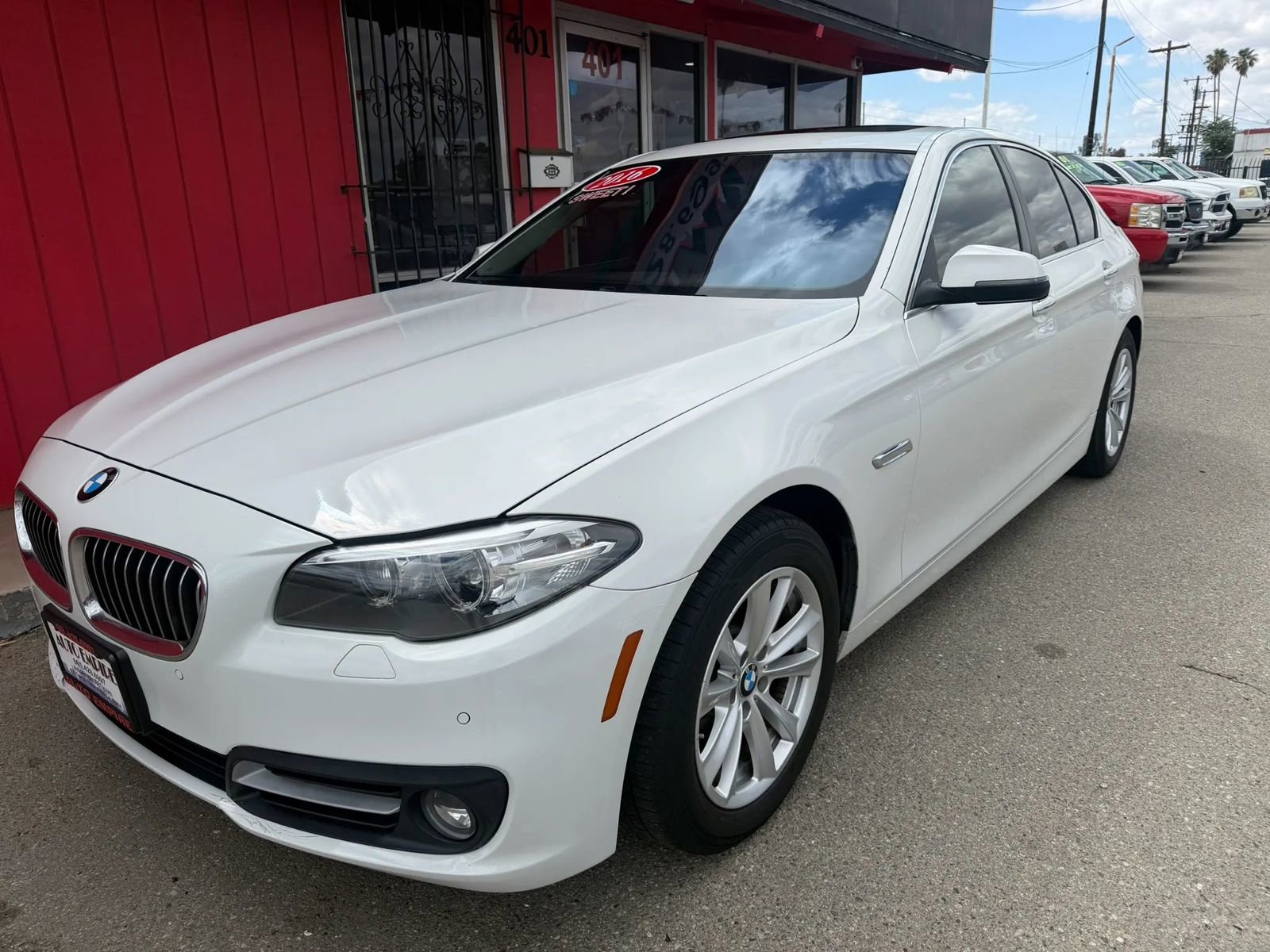 Used 2016 BMW 528i Sedan RWD image 2