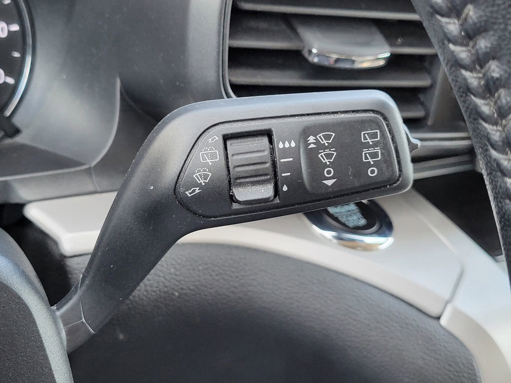 Certified 2022 Ford Explorer XLT image 32