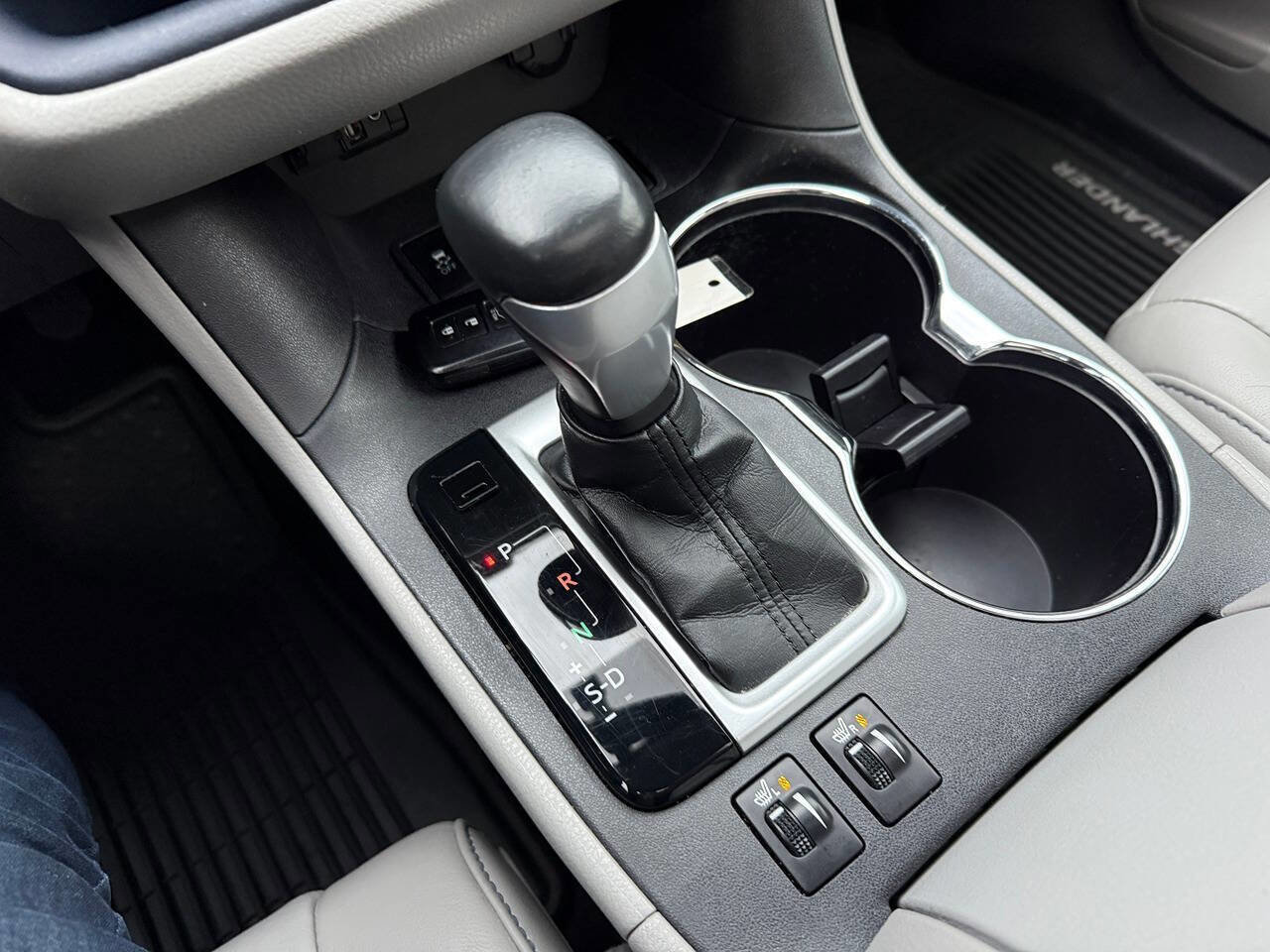 Used 2016 Toyota Highlander XLE AWD/4WD image 20