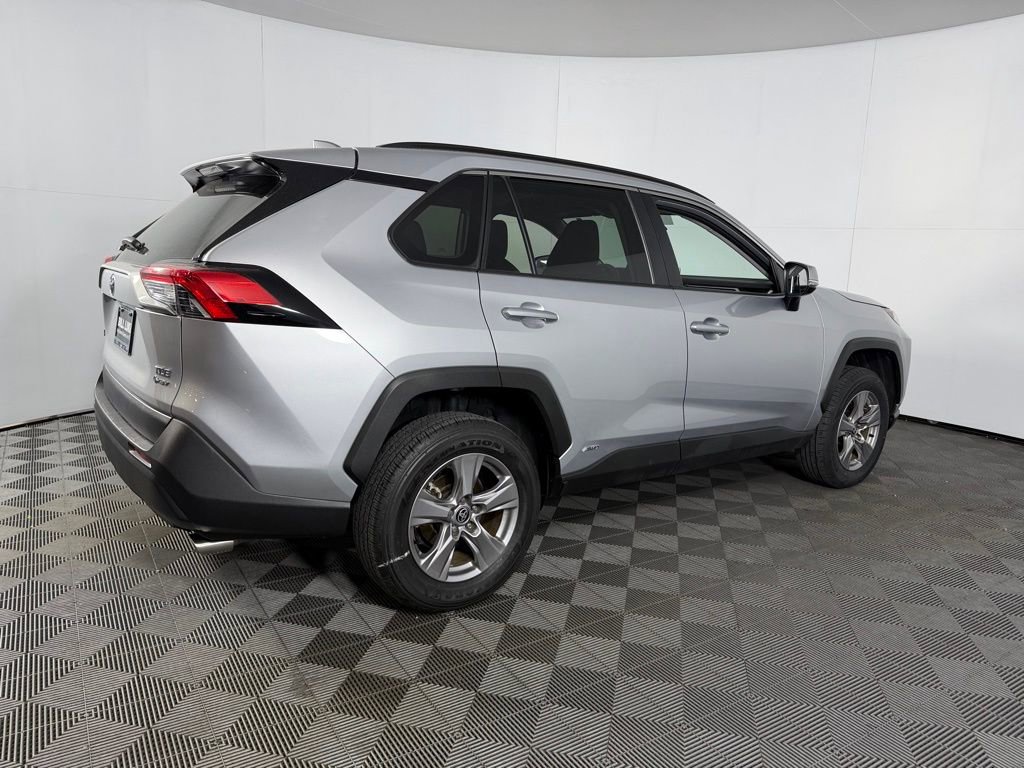 Used 2025 Toyota RAV4 XLE image 5