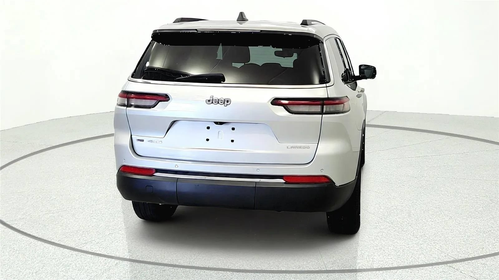 Used 2022 Jeep Grand Cherokee L Laredo w/ Luxury Tech Group I AWD/4WD image 5