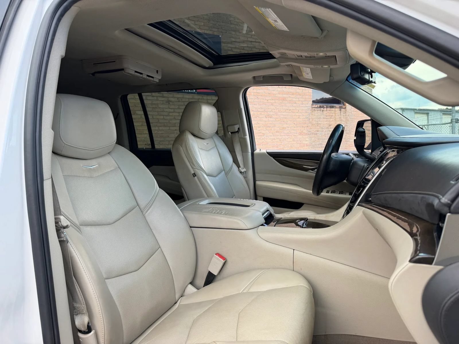 Used 2018 Cadillac Escalade ESV Luxury RWD image 30
