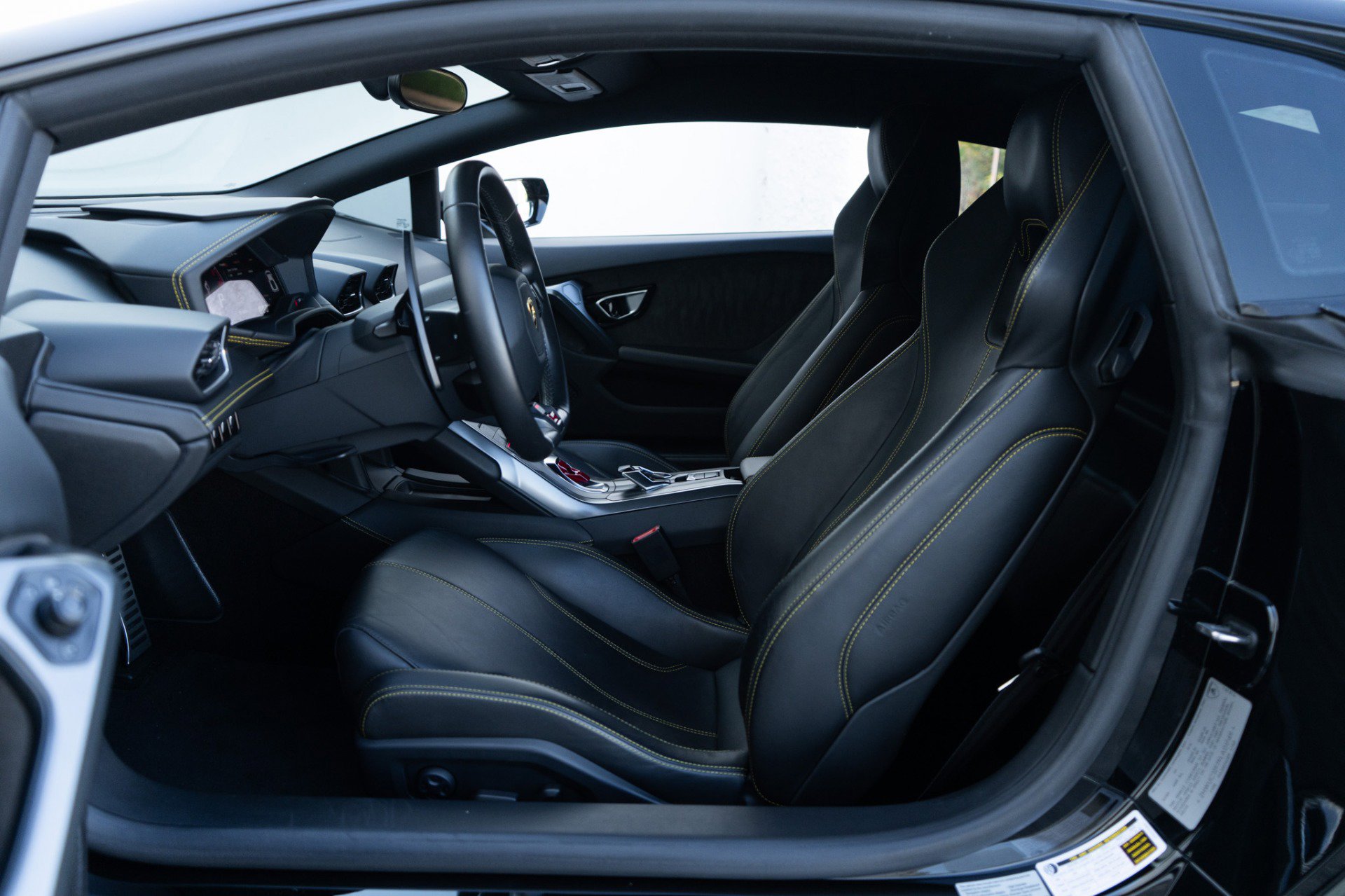 Used 2015 Lamborghini Huracan LP 610-4 image 6