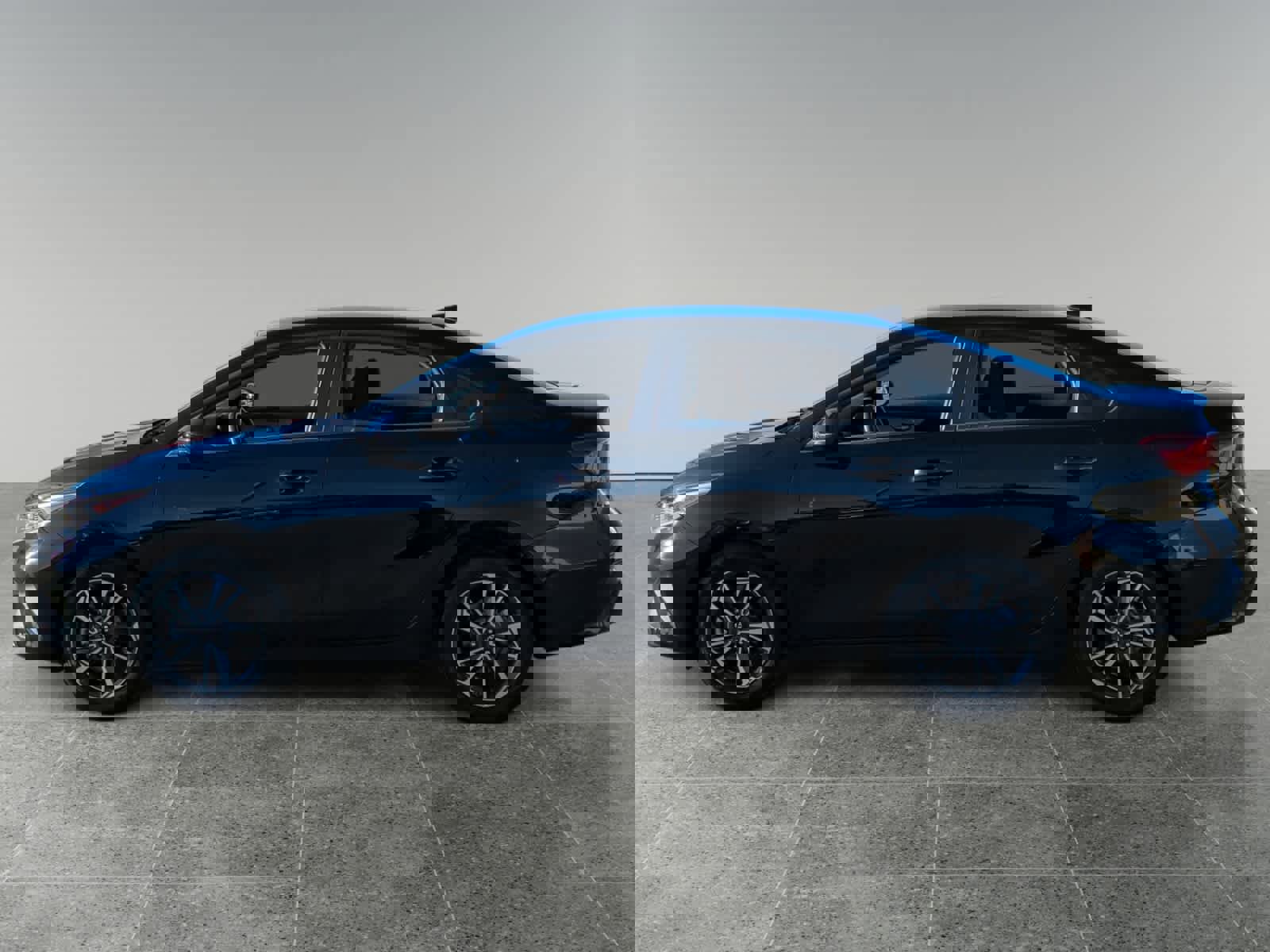 Used 2024 Kia Forte LXS image 2