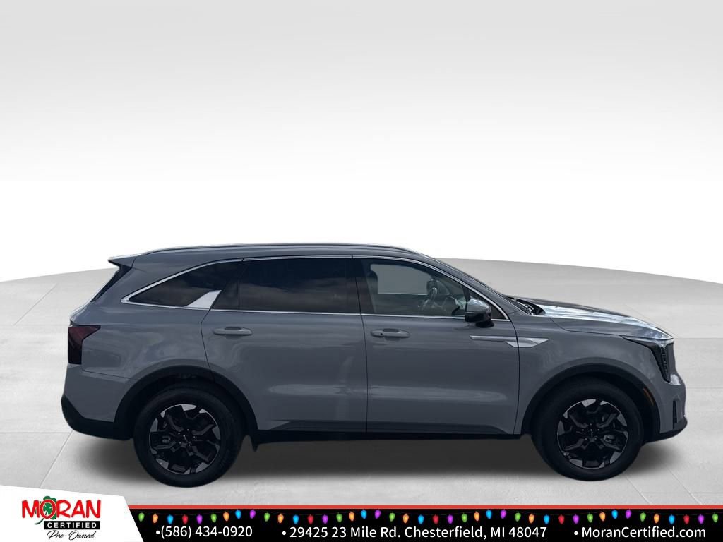 Used 2025 Kia Sorento S image 6