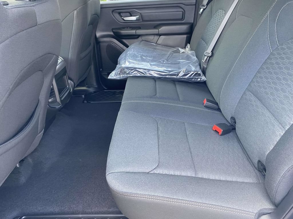 New 2026 RAM 1500 Express AWD/4WD image 39