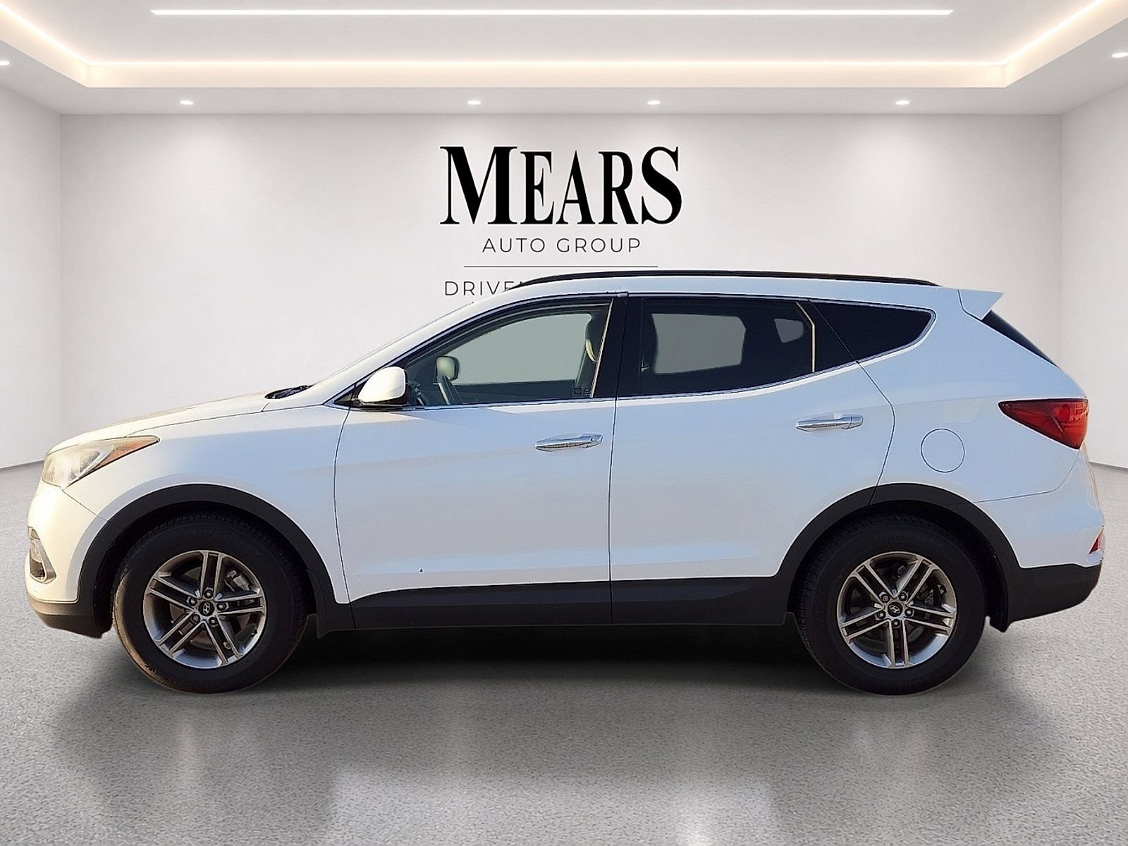 Used 2017 Hyundai Santa Fe Sport FWD image 2