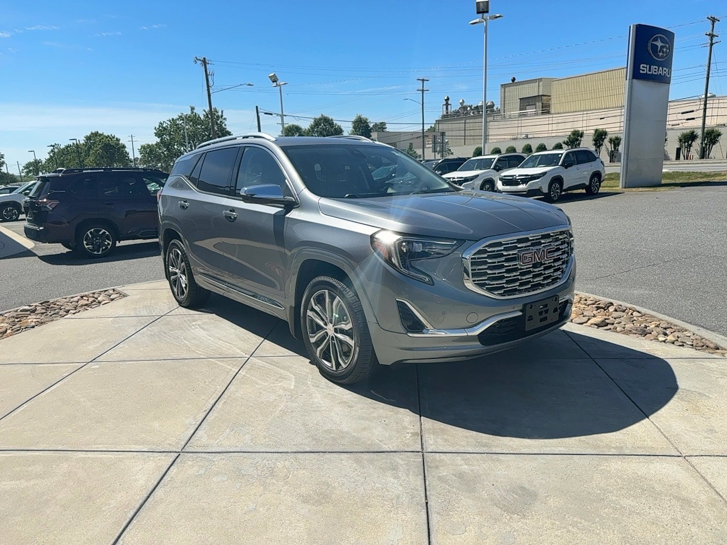 Used 2020 GMC Terrain Denali w/ Denali Premium Package AWD/4WD image 4