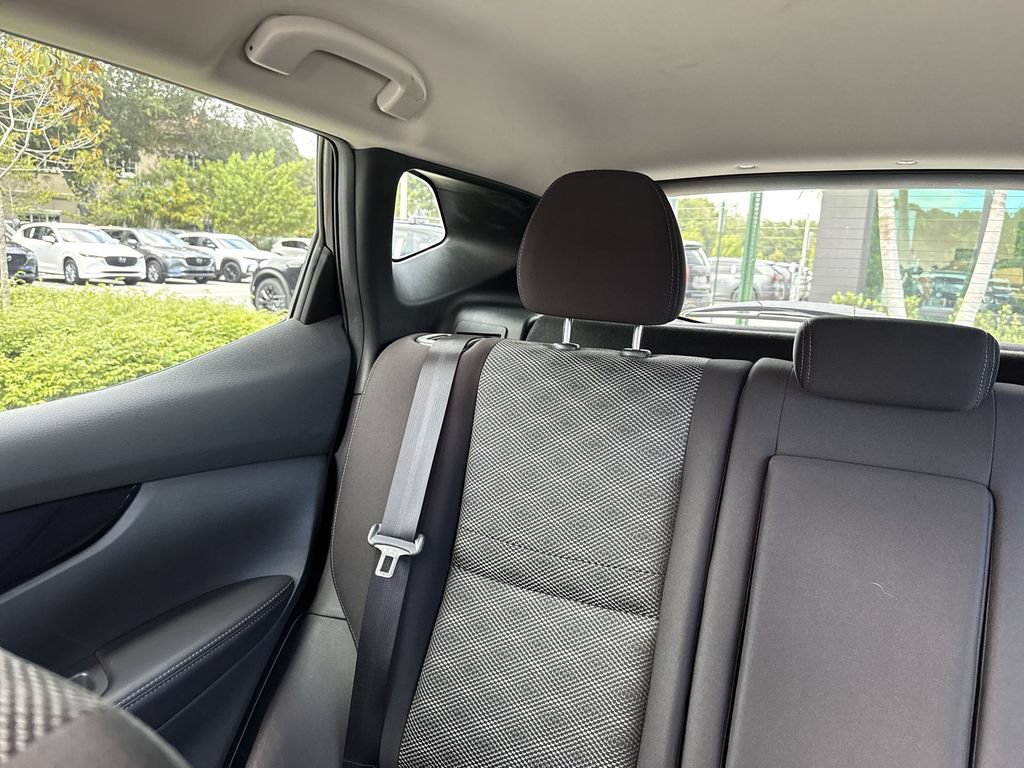 Used 2018 Nissan Rogue Sport SV w/ SV Technology Package AWD/4WD image 17