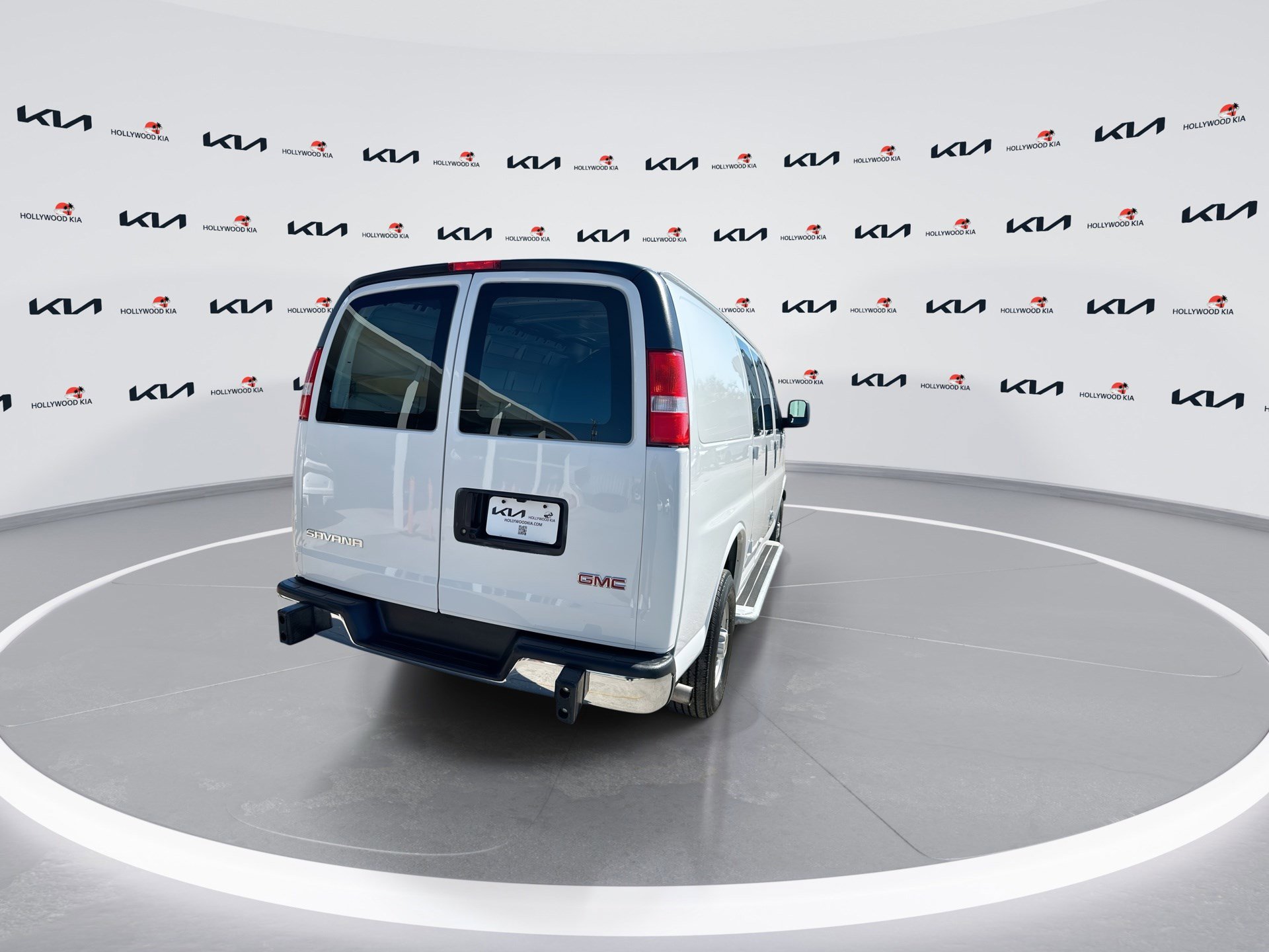 Used 2024 GMC Savana 2500 w/ Driver Convenience Package image 8