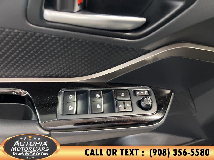 Used 2019 Toyota C-HR XLE FWD image 20