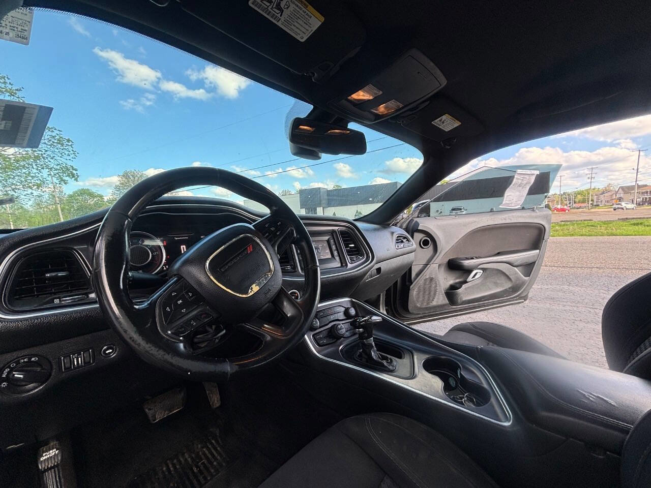 Used 2015 Dodge Challenger SXT RWD image 8
