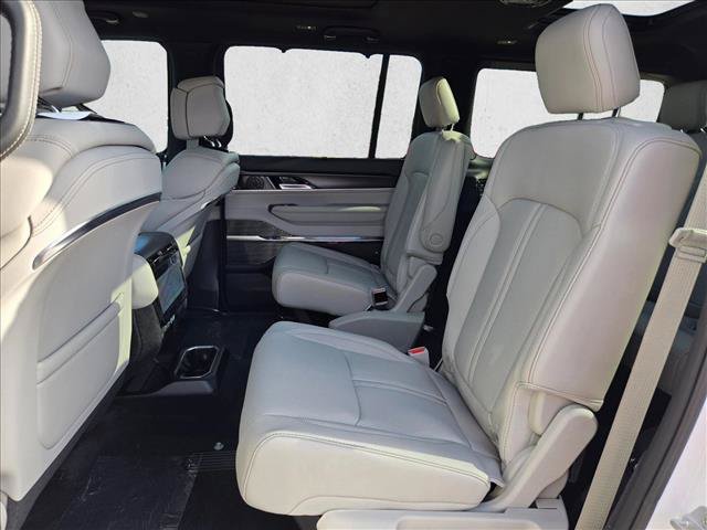 New 2026 Jeep Grand Wagoneer Summit w/ Premium Group III AWD/4WD image 16