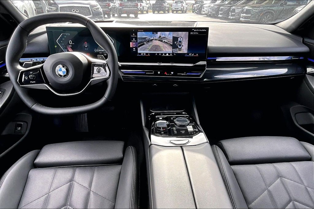 Used 2025 BMW 530i w/ Premium Package RWD image 20