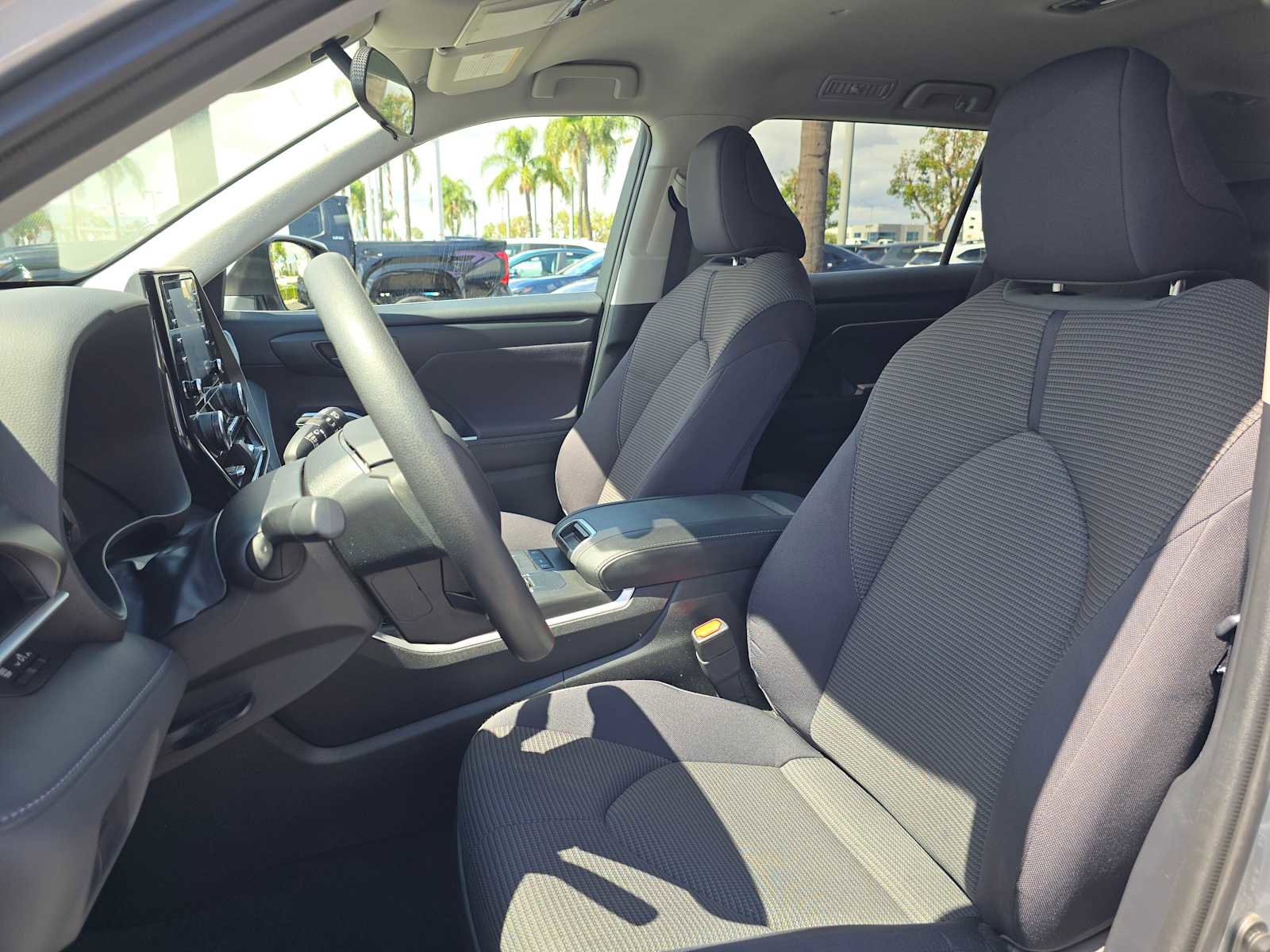 Certified 2021 Toyota Highlander L FWD image 24