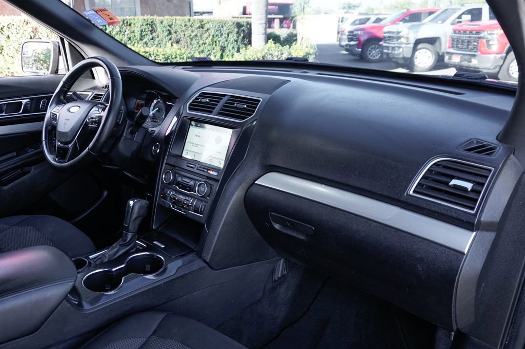 Used 2017 Ford Explorer XLT w/ Equipment Group 201A image 36